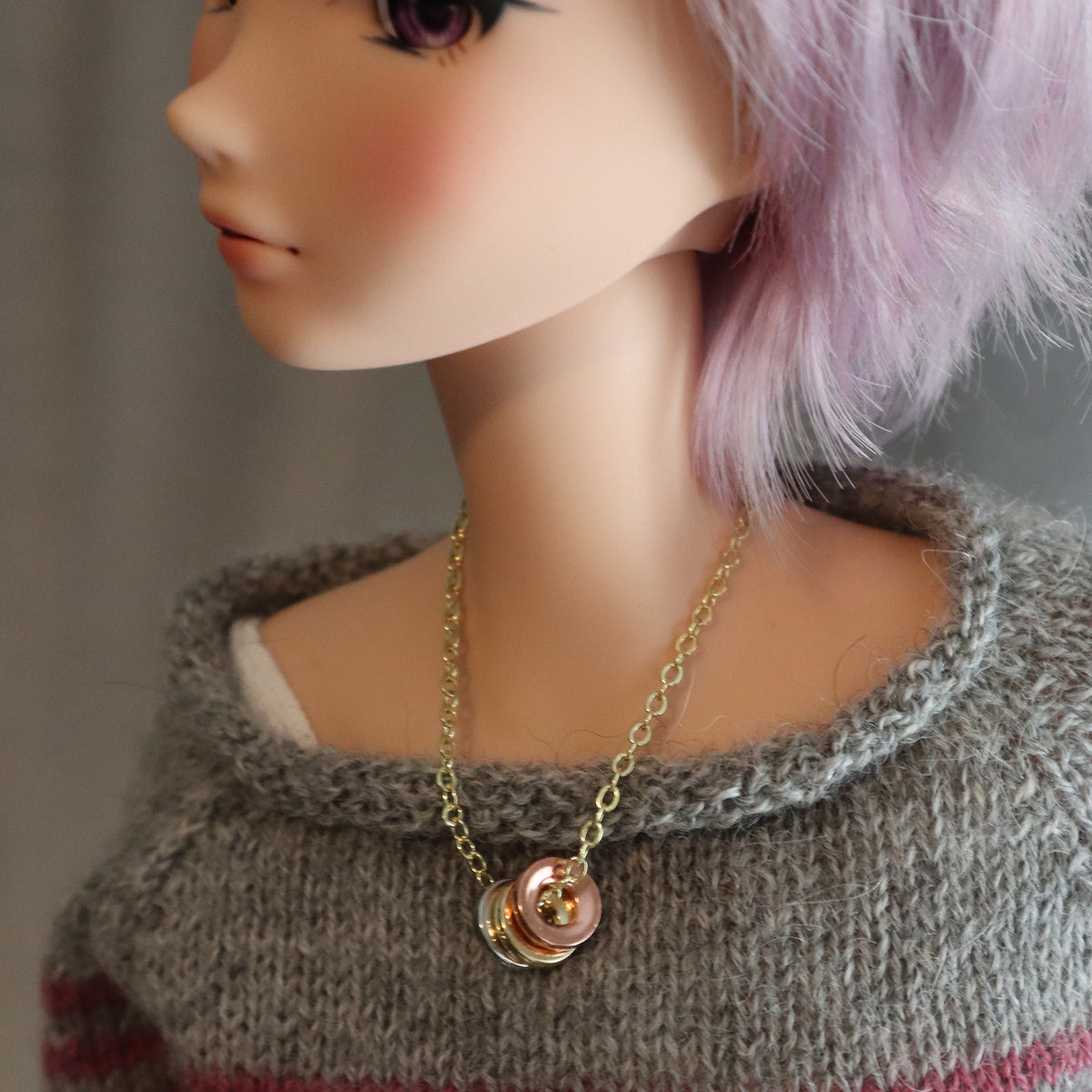Tri-Color Floating Disc Lobster Clasp Necklace
