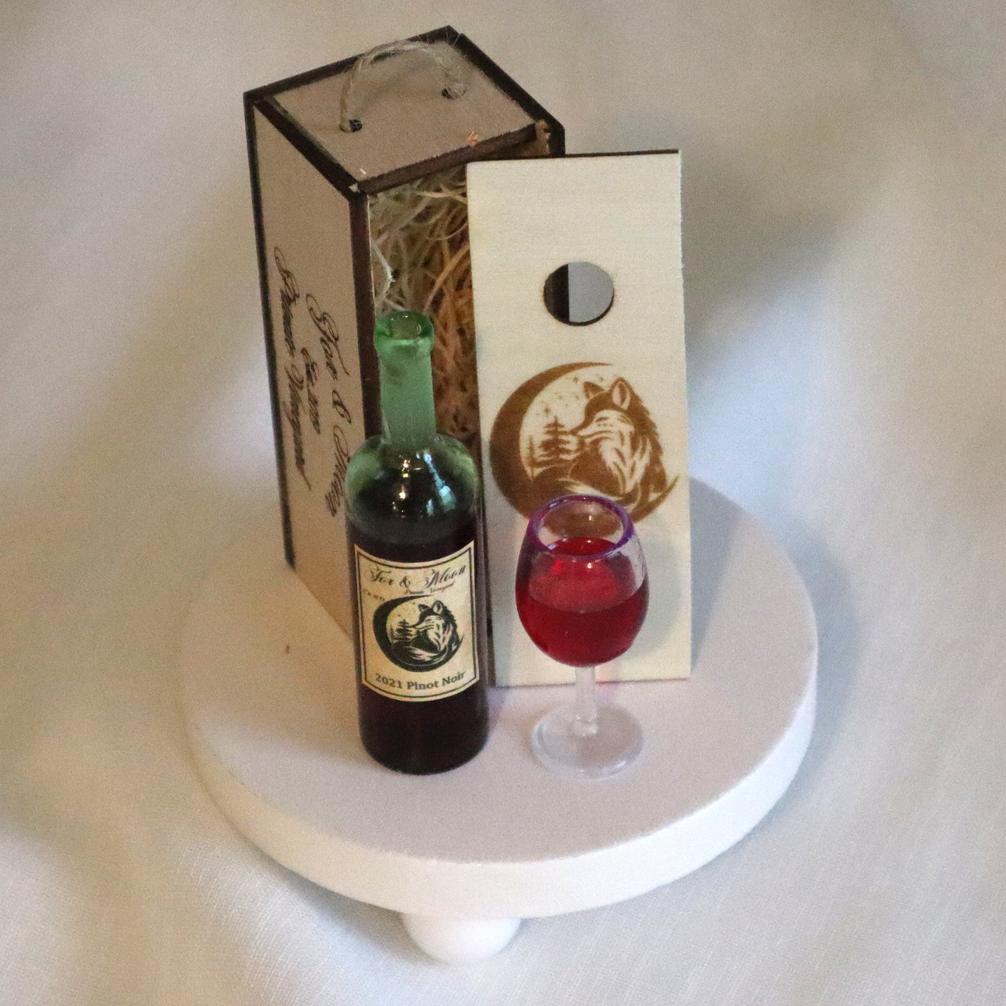 Wine & Wine Glass Set - Red/Merlot - 1/3 scaled prop set for BJD