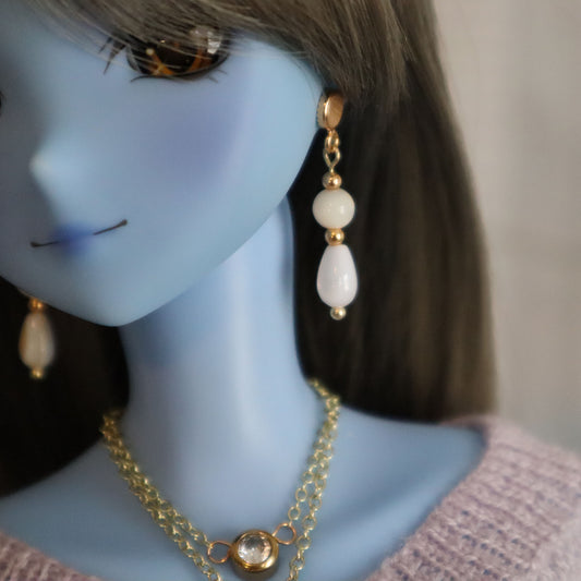 No-Hole Earring for Vinlyl Dolls - Mother of Pearl Drops