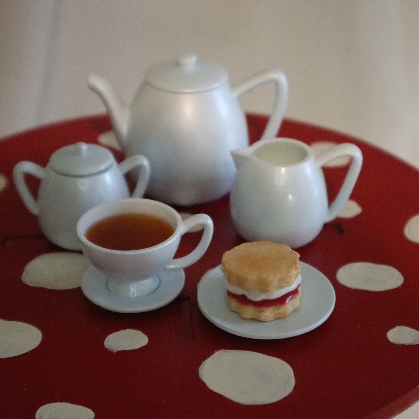 MDCC 2025 Exclusive Pearl Finish Teaset Prop for 1/3 scale Dolls