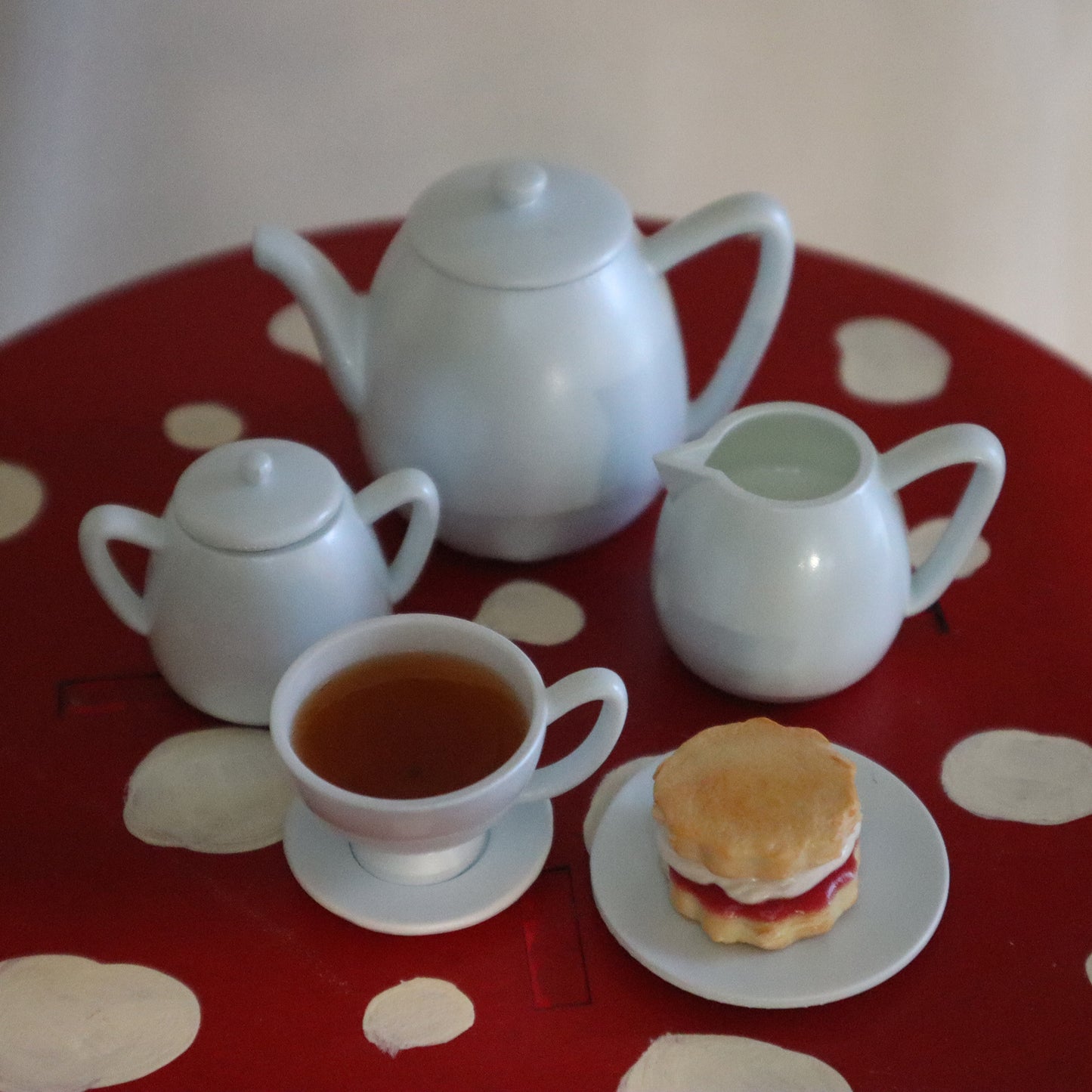 MDCC 2025 Exclusive Pearl Finish Teaset Prop for 1/3 scale Dolls