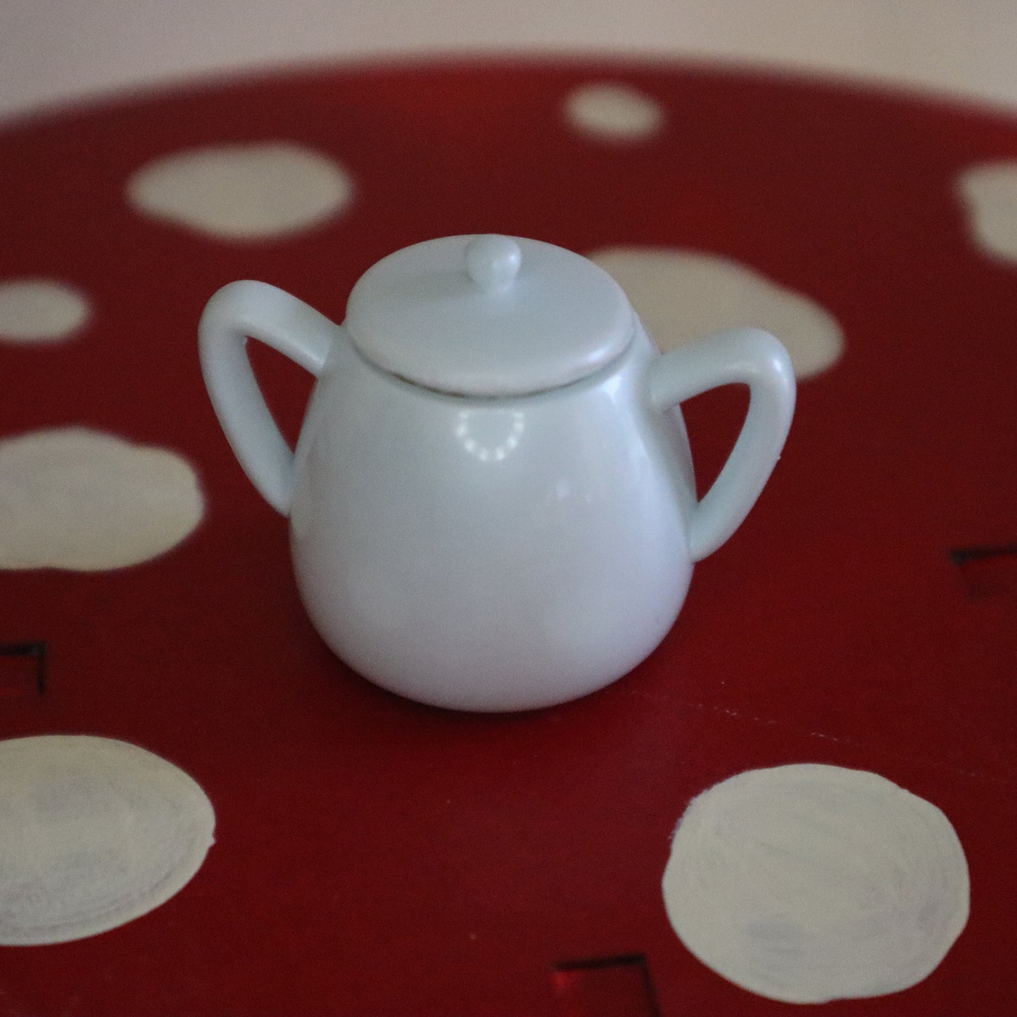 MDCC 2025 Exclusive Pearl Finish Teaset Prop for 1/3 scale Dolls